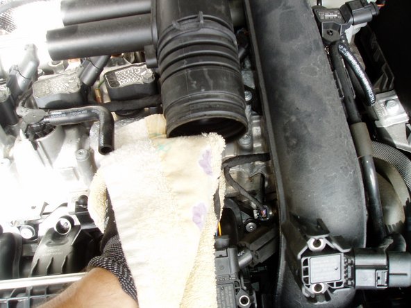 Nettoyer les 2 durites des corps gras