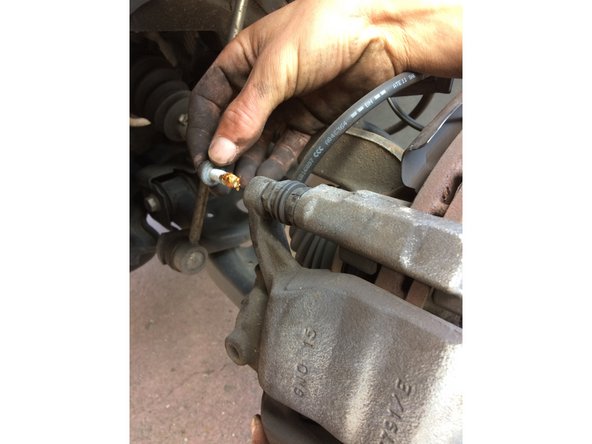 Repositionner la mâchoire en place.