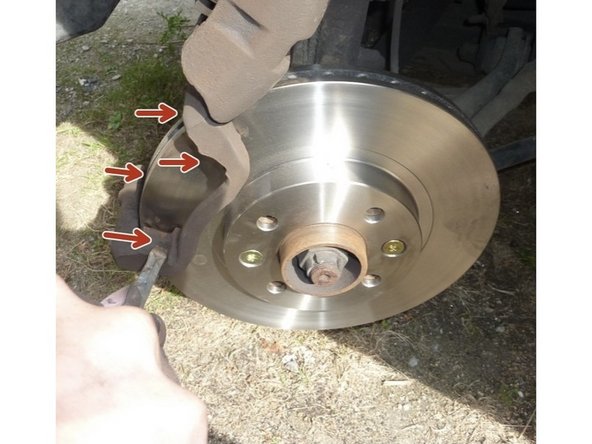 nettoyer l'emplacement des plaquettes à l'aide d'une brosse métallique