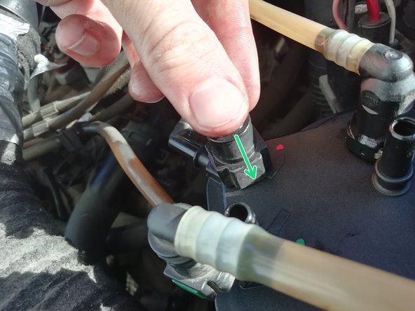 
Replace the cables in the correct locations (pay attention to the colors!) and press firmly so that they clip into place.
