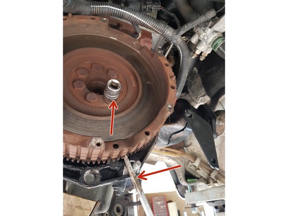 - Soit avec un tournevis si vous y arriver