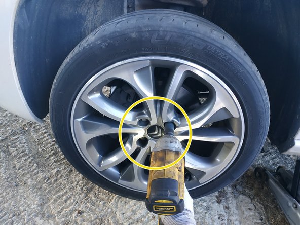 retirer les goujons, clé de 17mm