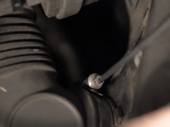 Resserrer le collier du manchon avec le tournevis plat