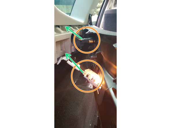 Retrait des 2 vis torx 20.