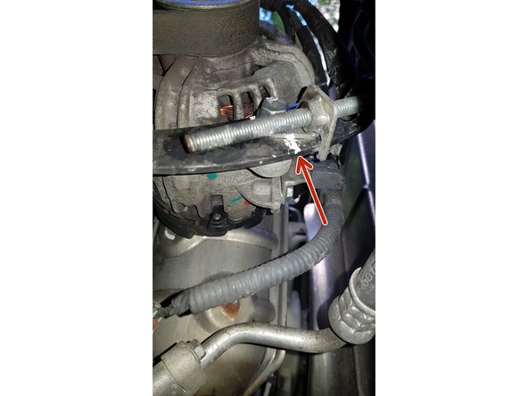 Avec du blanco faites un repère sur le rail ET sur l'écrou par dessous.