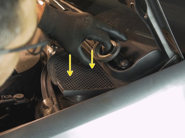 Replacer la coupelle d'amortisseur