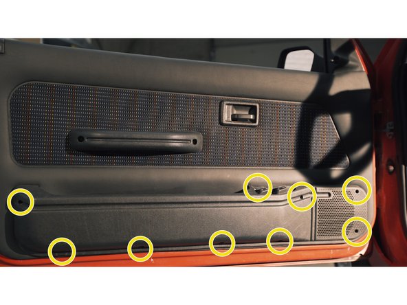 
Replace and tighten the 9 screws of the latter with a Torx T20
