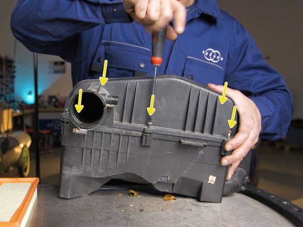 Resserrer les 5 vis du couvercle