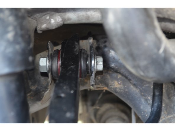 Il est très important que la pièce de remplacement fasse la longueur d'entraxe exacte de la pièce d'origine.