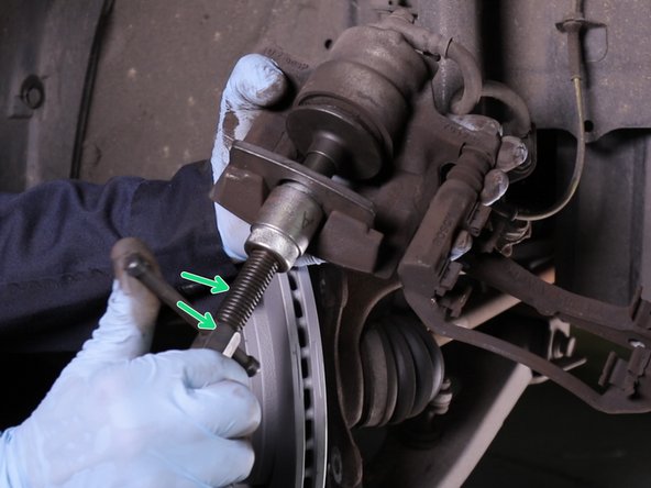 Une fois le piston repoussé retirer le  repousse piston