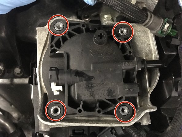 Viser les 4 vis de T30