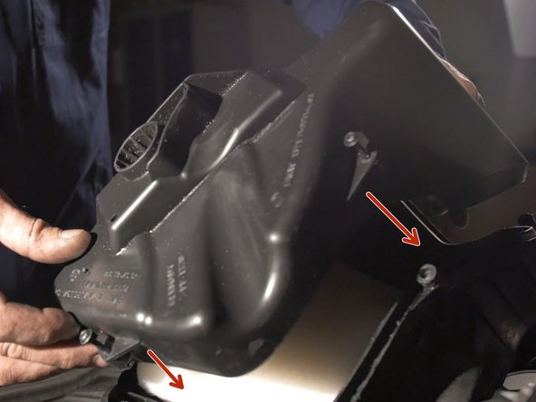 Refermer la boite à air