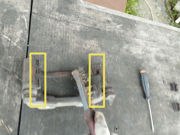 Faire attention car ils ne sont pas toujours fournis avec les plaquettes, il se peut qu'on doive les réutiliser.