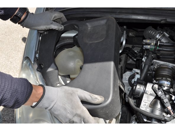 
Replace the plastic cover.
