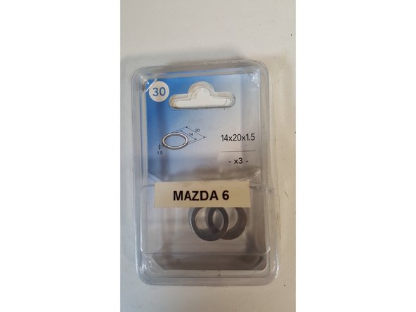 Remplacer le joint cuivre ou alu de votre bouchon et replacer le tout sur le moteur.