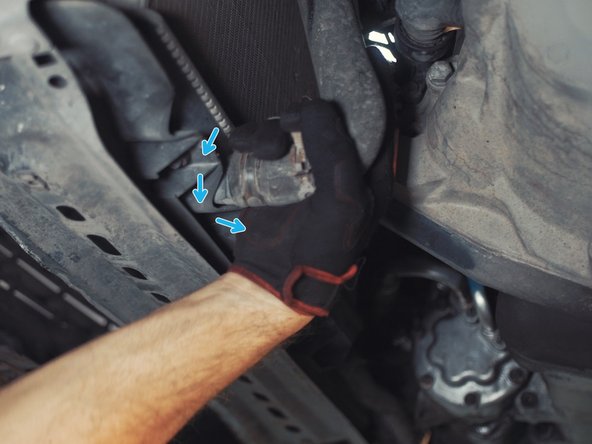 et tirer le collier en arrière