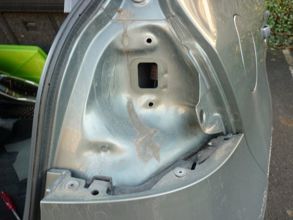 Tirez délicatement l’optique vers vous.