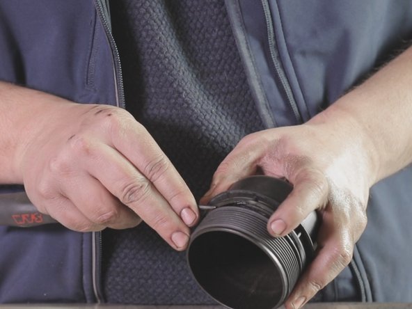 Retirer le joint autour de la cloche