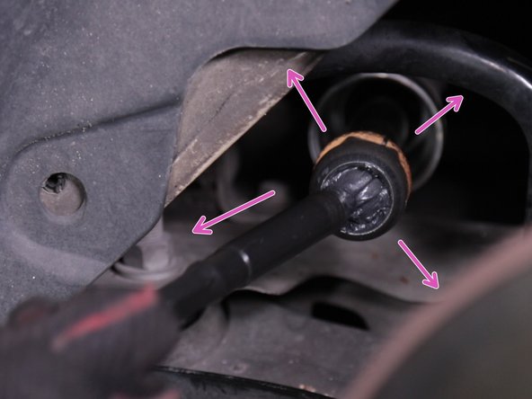 Tester le bon fonctionnement de la biellette de direction en la tournant dans tous les sens