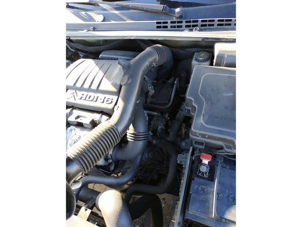 mettre le tuyau d'admission d'air sur le côté, le porte-filtre est maintenant accessible