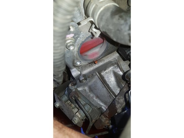 Retirez le thermostat de son boîtier.