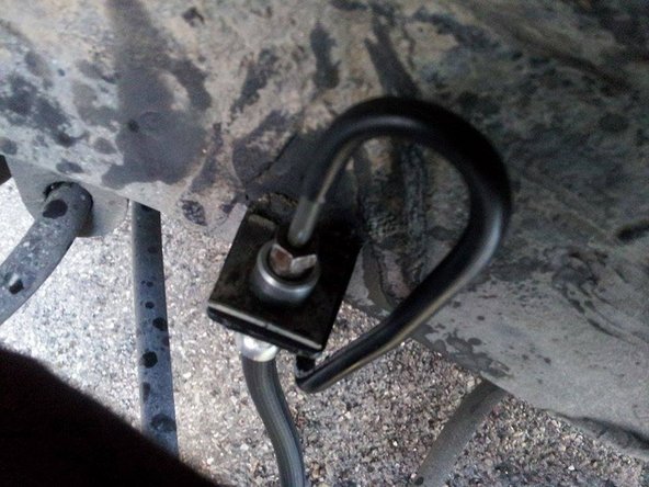 Repositionnez les agrafes et dispositifs de maintien.