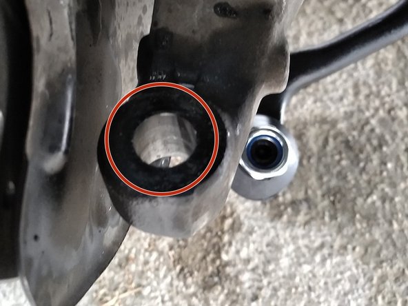 Vérifier que le logement de la rotule soit bien propre.