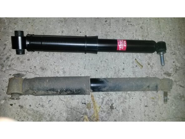 Voici les deux amortisseurs, le quel est l'ancien ?? :)