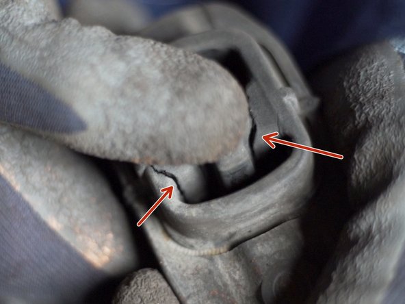 Voici des traces d'usure sur l'ancien support moteur