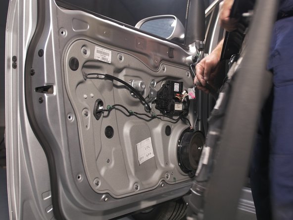 Déposer le panneau de porte