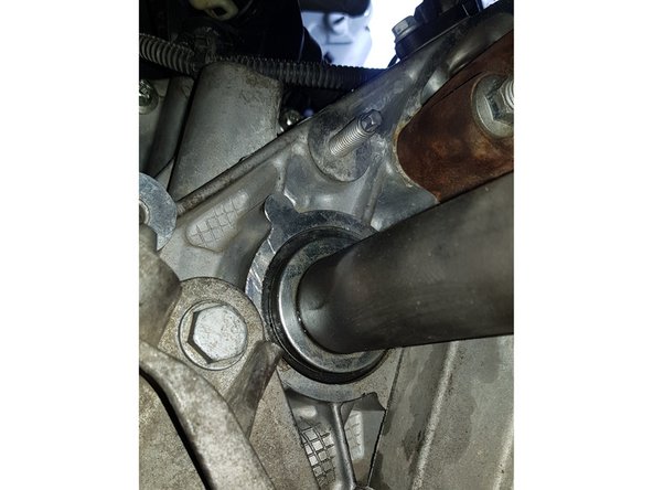 Retirez le cardan en tirant dessus.