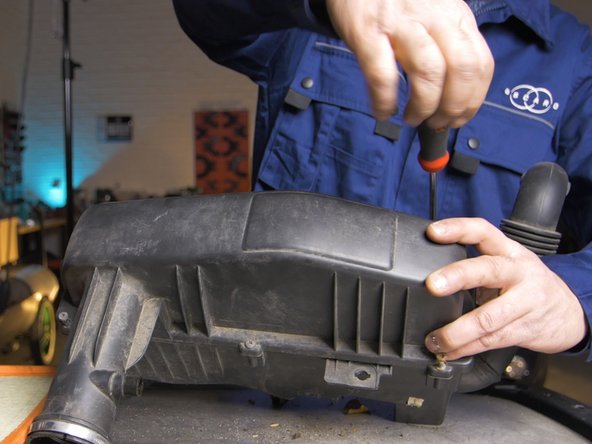 Resserrer les 5 vis du couvercle