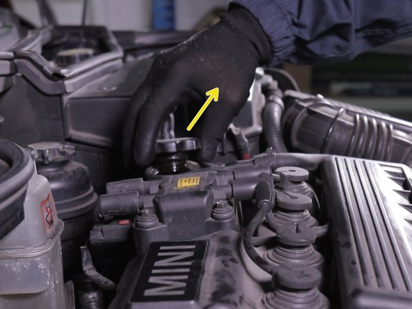 Dévisser le bouchon de remplissage