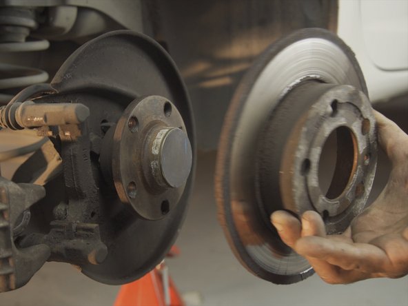 Déposer le disque sans retirer la chape