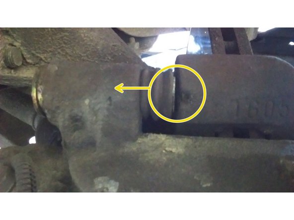 pour décaler les brides utilisez un tournevis à fente puis décaler les brides vers la gauche