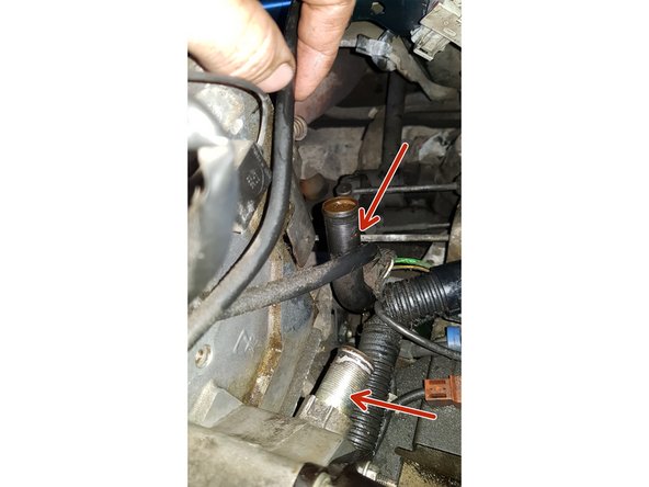 Nettoyez toutes les portées et vérifiez que les joints ne sont pas restés dans les alésages.