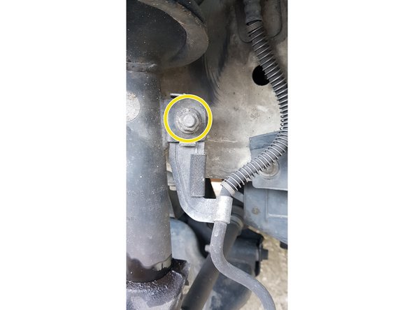 Pour le remontage il faudra utiliser une clé plate de 17mm avec une clé BTR de 5mm.