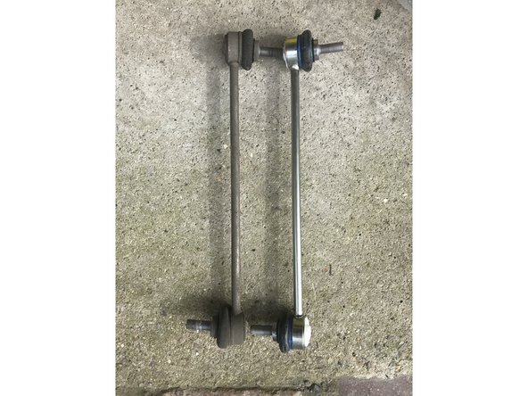 Vérifier la conformité du produit, en comparant l'ancienne biellette à la nouvelle.