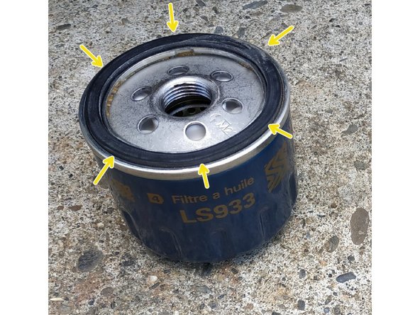 huiler le joint du filtre