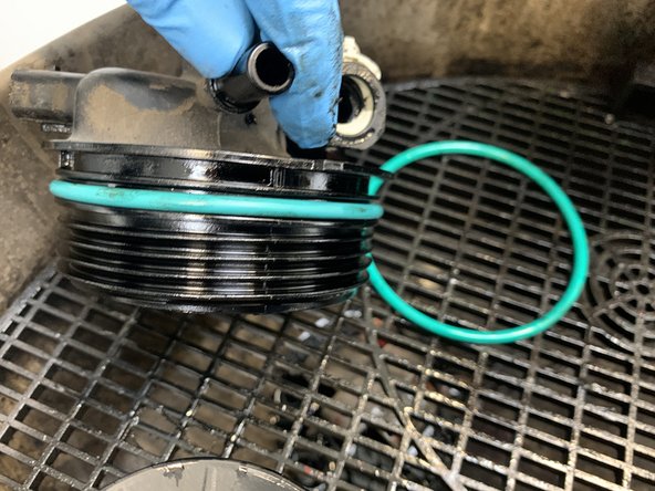 Remplacer le joint du filtre à carburant