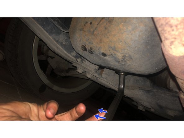 Replacer le nouvau bouchon et le serrer avec la clé allen de 12 mm