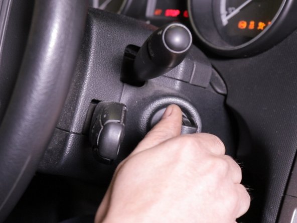 Démarrer le moteur pour vérifier le niveau d'huile