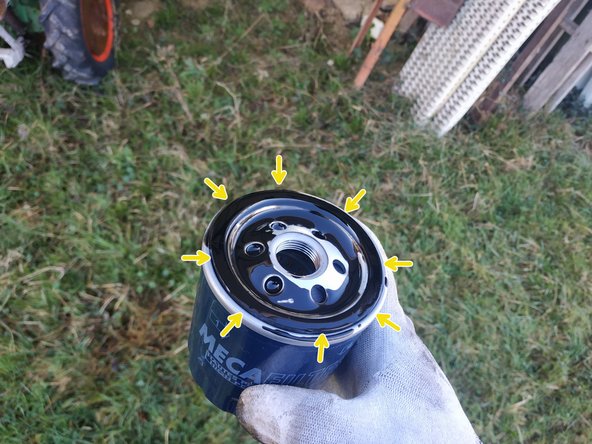 huiler le joint du filtre