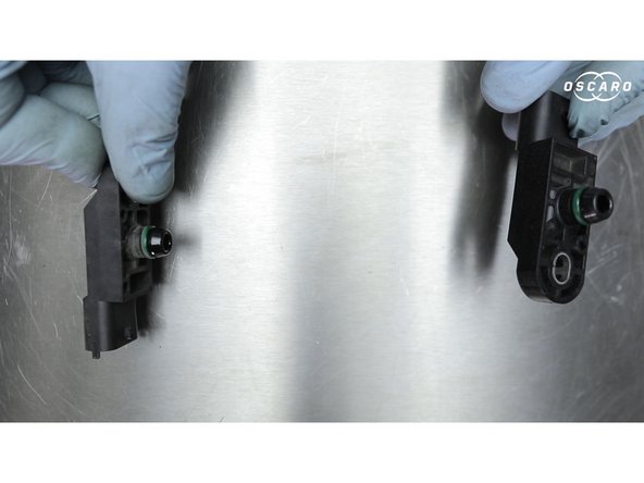 Comparer l'ancien et le nouveau capteur de pression du turbo (dimension, prise du connecteur)