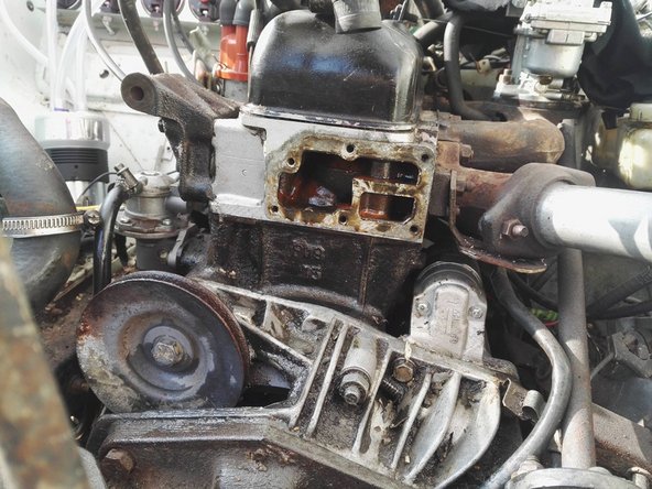 Bien nettoyer le plan de joint (et éventuellement en profiter pour nettoyer la culasse/bloc)