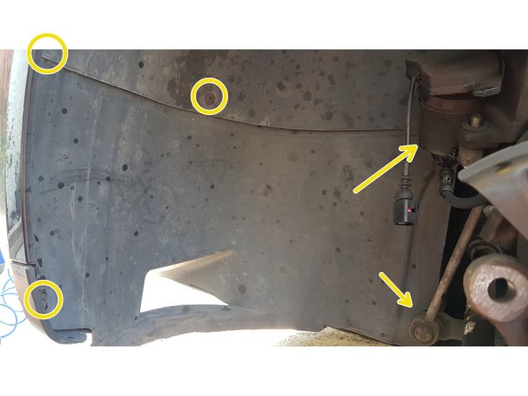 Avec une douille Torx T25 retirez toutes les vis puis les carters.