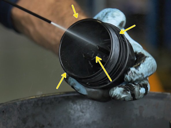 Nettoyer la cloche avec du nettoyant frein