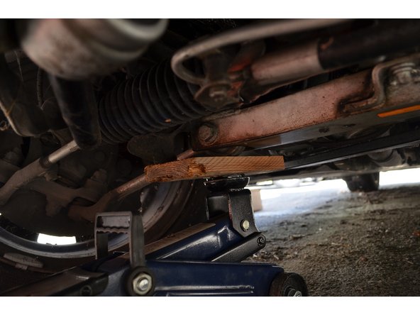 Mise en sécurité du véhicule : démontage et remontage de la roue