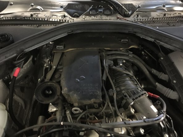 Retirer la jauge à huile et le bouchon de remplissage