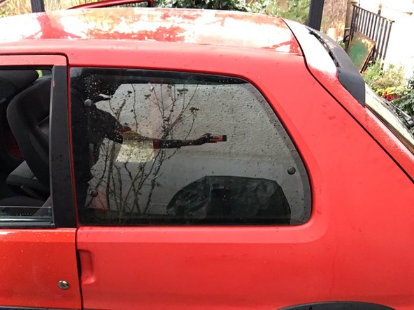 
Check that the window opens and closes correctly
